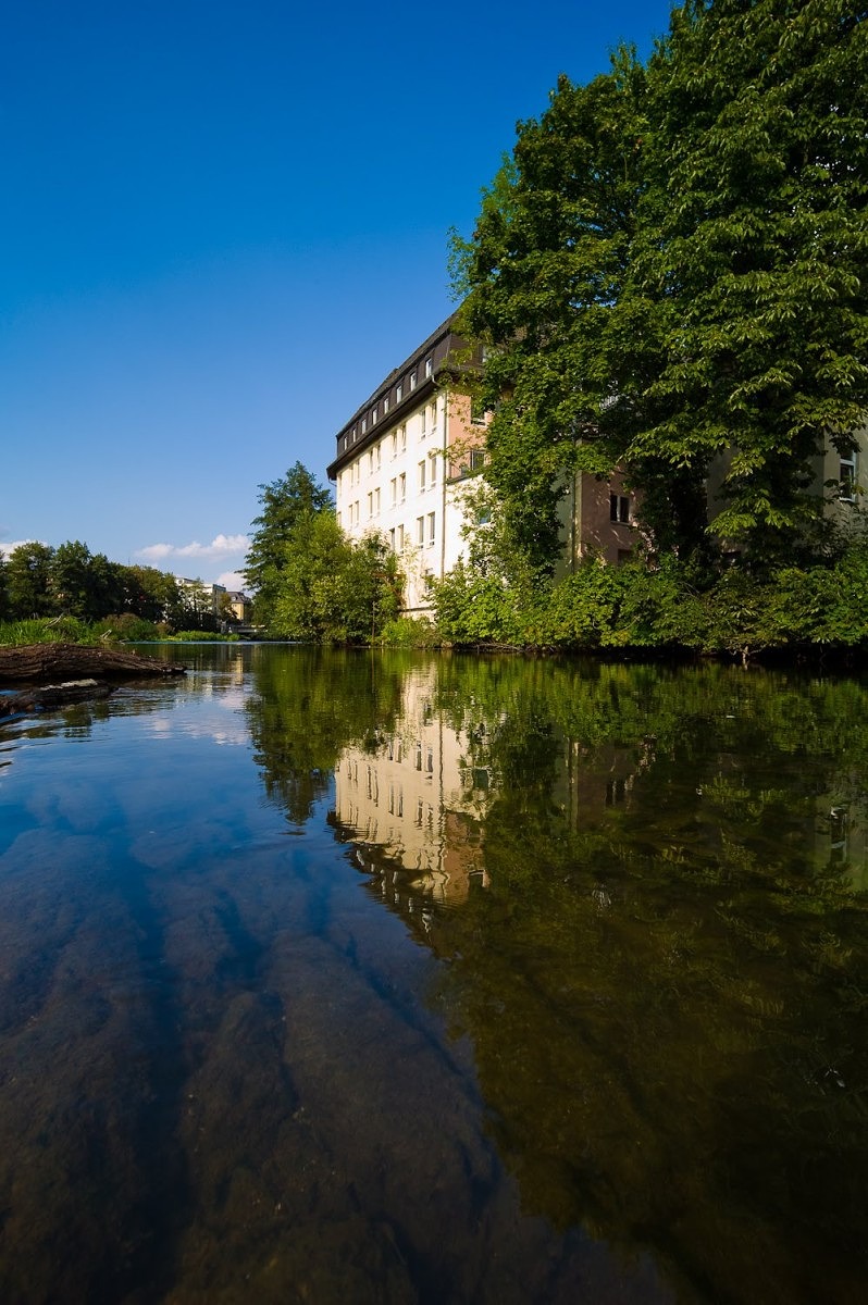 M9 with Wide-Angle-Tri-Elmar @ 16mm, ISO 160, 1/180th at f/11, Leica mini-tripod