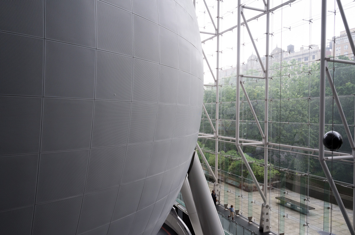 Hayden Planetarium, NYC Leica X Vario (Typ 107), 28-70mm @ 28mm, 1/60th @ f/8.0, ISO 400