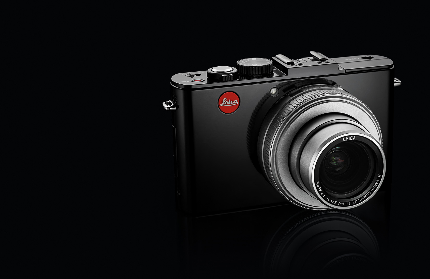 Leica Announces New Leica D-Lux 6 - Glossy Black / Silver | Red 