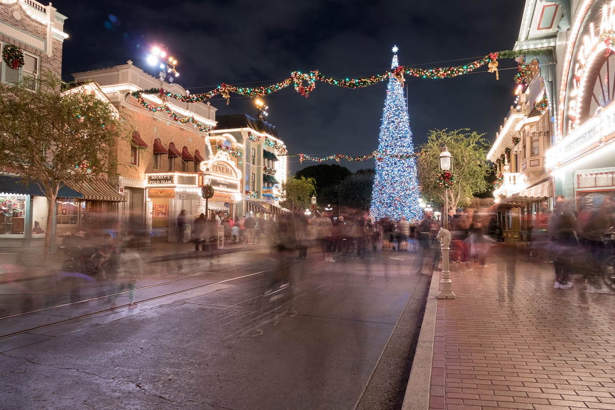 Christmas at Disney. 4 sec, f/5.6, ISO 200