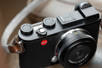 galop Bijdrager Vaderlijk LEICA Barnack Berek Blog: SAVE $895 WITH LEICA CL + 18MM STARTER BUNDLE