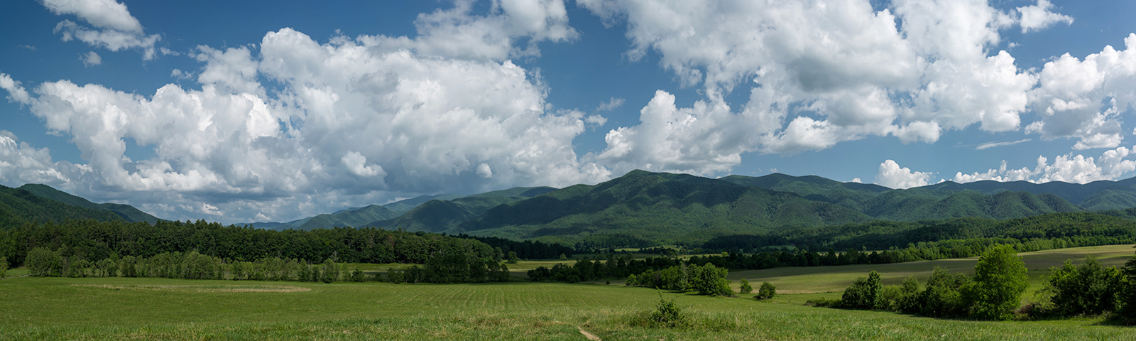 CadesCoveOverlookPan_1600wide.jpg