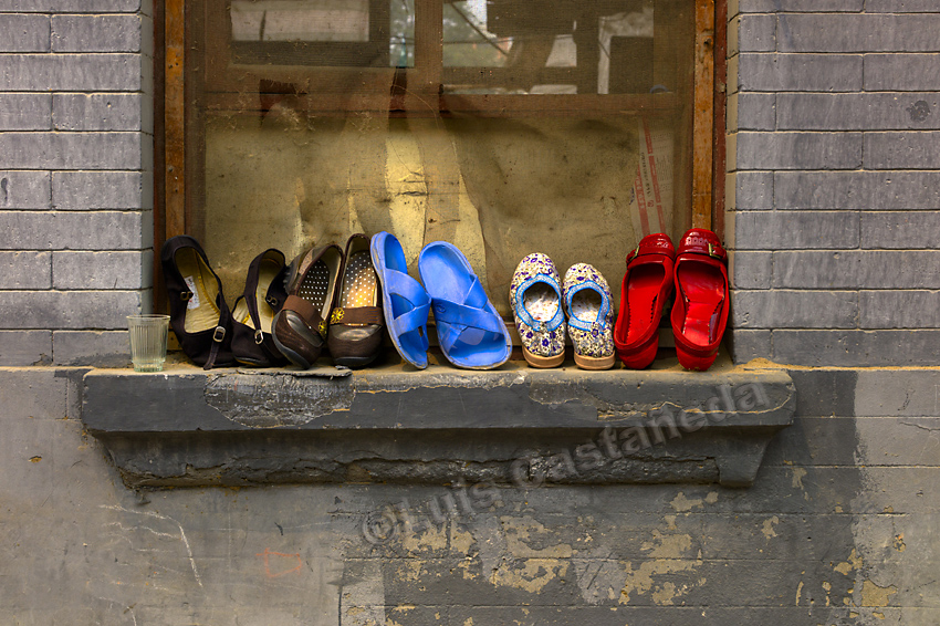 d7307-beijing-hutong-window-china