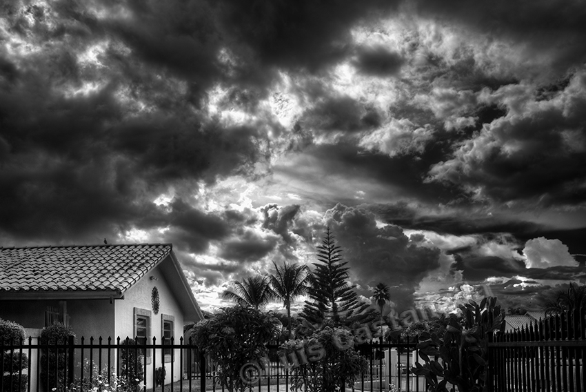 cloudy-skies-miami-florida-usa-leica-mp-typ-240