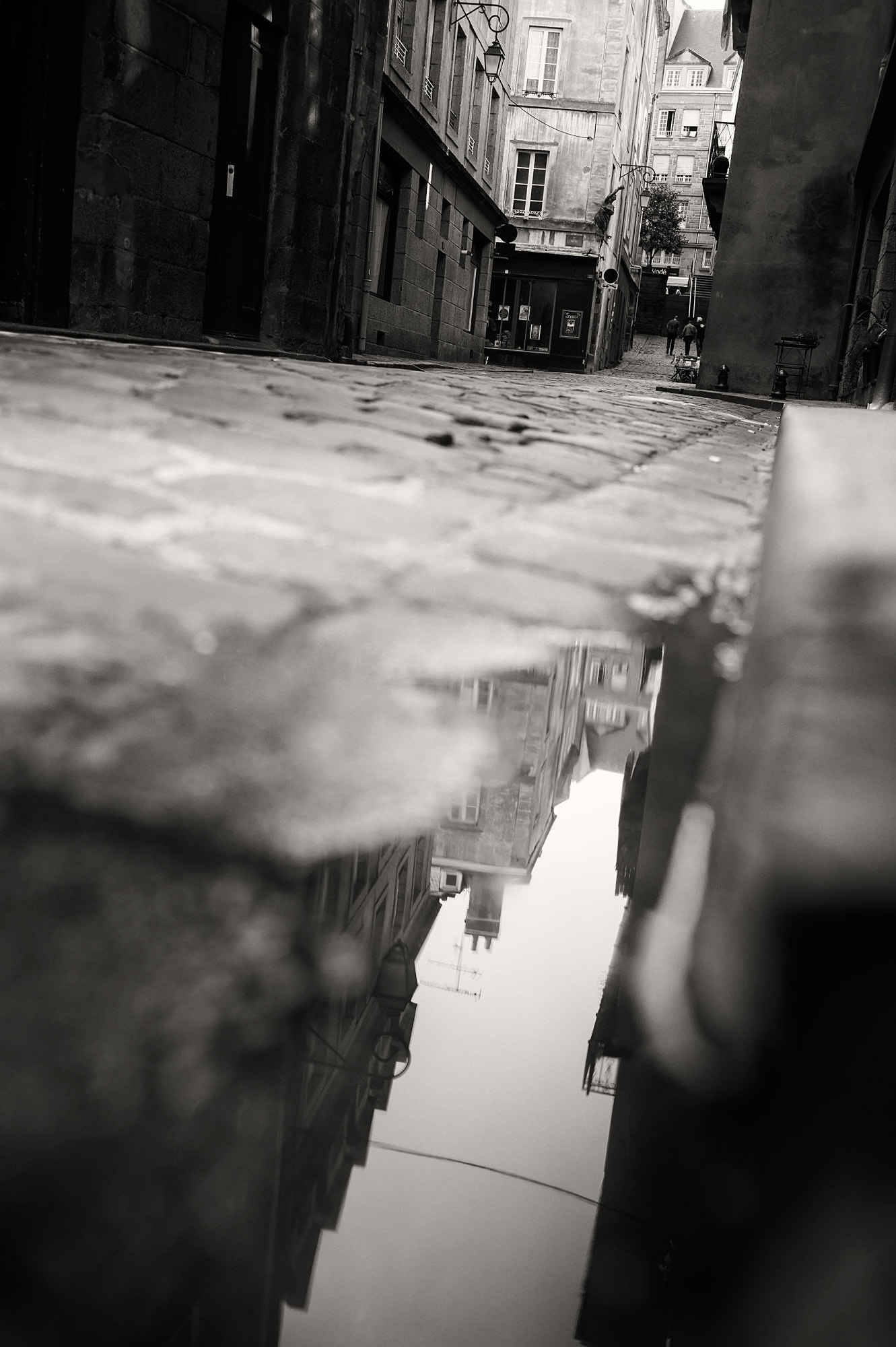 la-rue-des-petits-degres-saint-malo